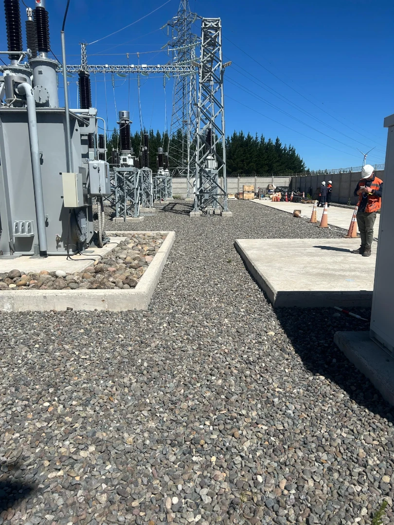 Subestación eléctrica en terreno